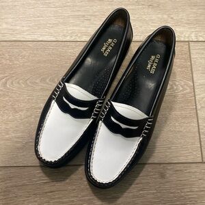 GH Bass - Classic Whitney Weejuns Size 9